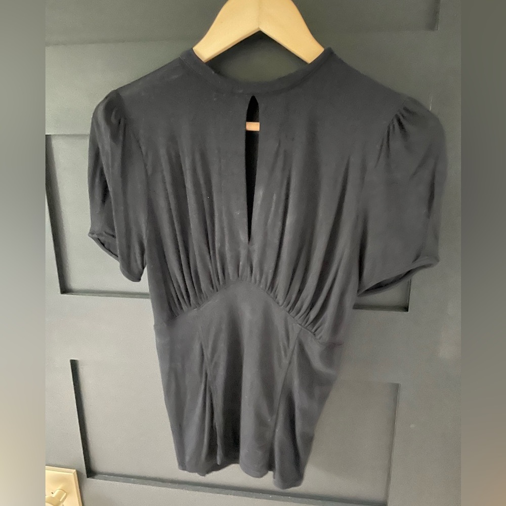 Free People black key hole top with snap closure; size: Medium